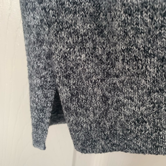 Old Navy XL Sweater - Picture 2 of 5